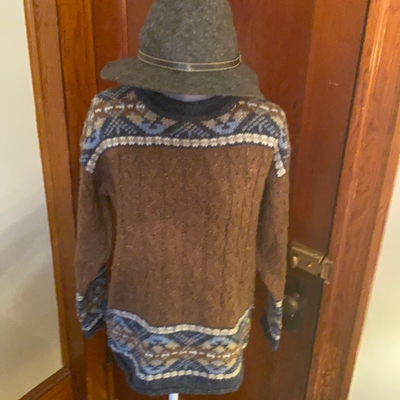 🐑 Best Authentic Innovative True Mark Vintage Brown, Blue & Tan Sweater 🐑 - Picture 1 of 8